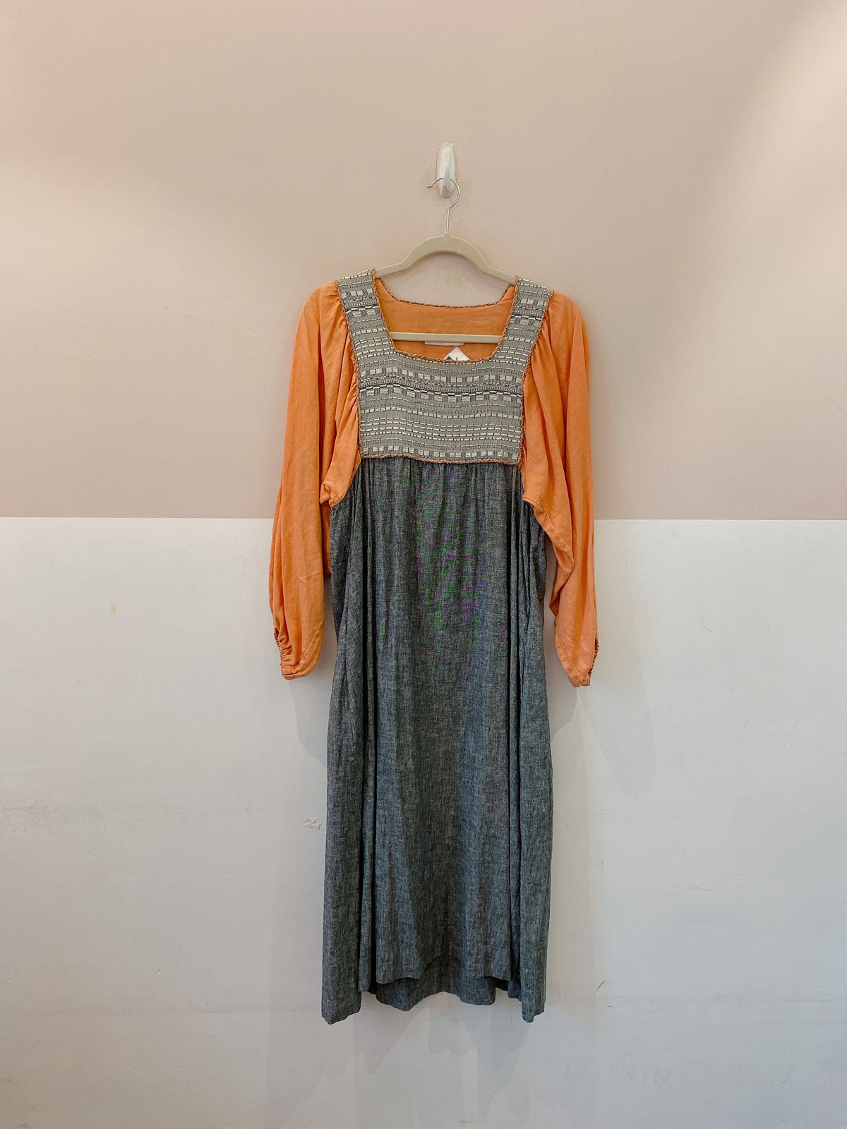 Vestido midi peito bordado Julia Golldenzon M - Imagem 2