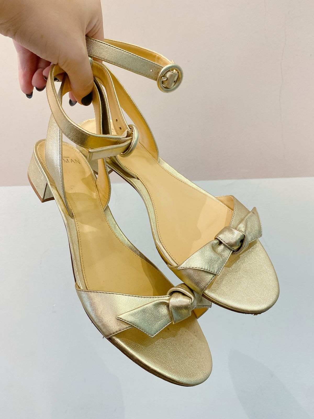 Sandália dourada Alexandre Birman 36 - Imagem 4