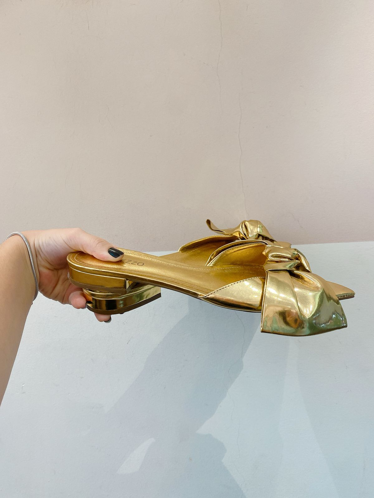 Rasteirinha dourada laço Arezzo 37 - Imagem 6