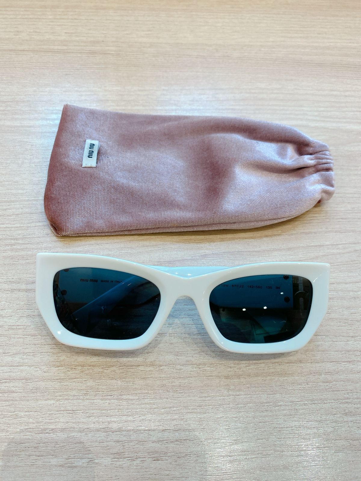 Óculos branco Miu Miu - Imagem 2