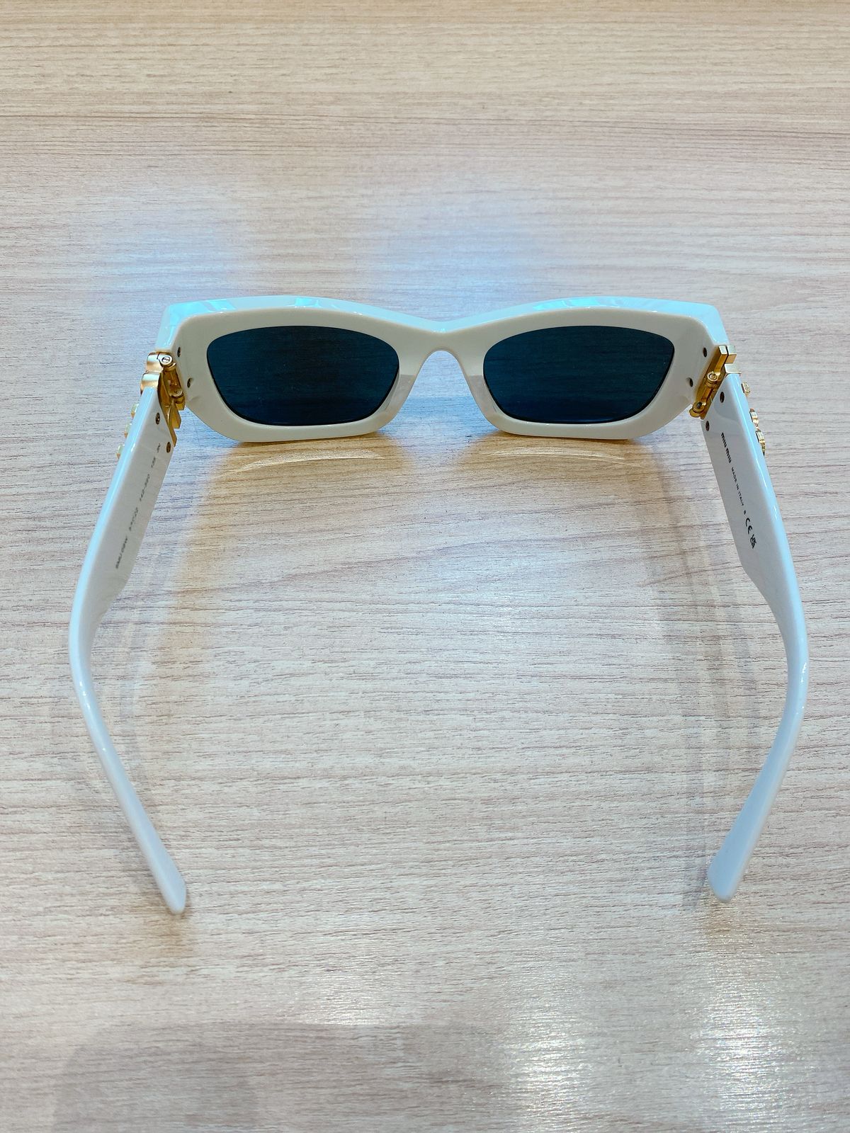 Óculos branco Miu Miu - Imagem 4