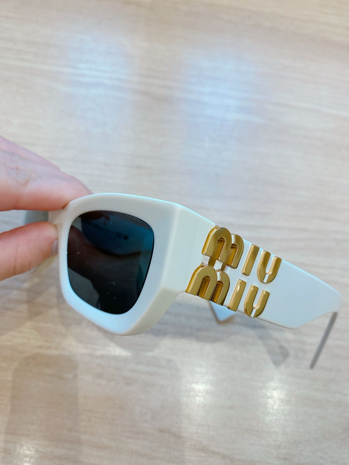 Óculos branco Miu Miu - Imagem 6