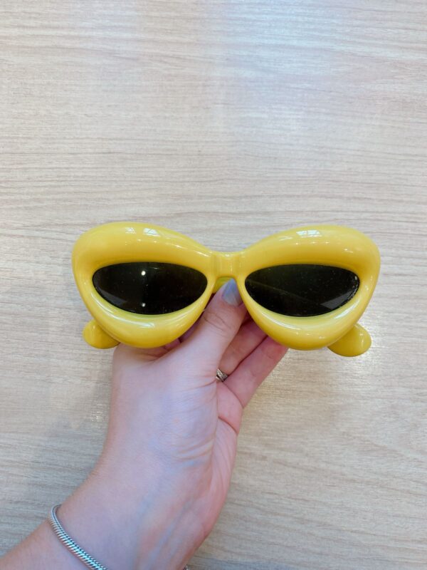 Óculos amarelo Loewe
