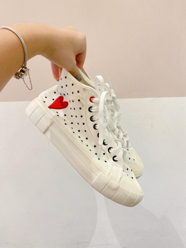 Tênis cano alto off bordado Arezzo 37 - Imagem 3