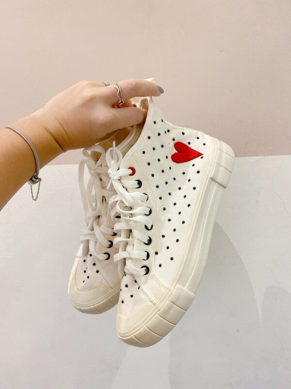 Tênis cano alto off bordado Arezzo 37 - Imagem 5