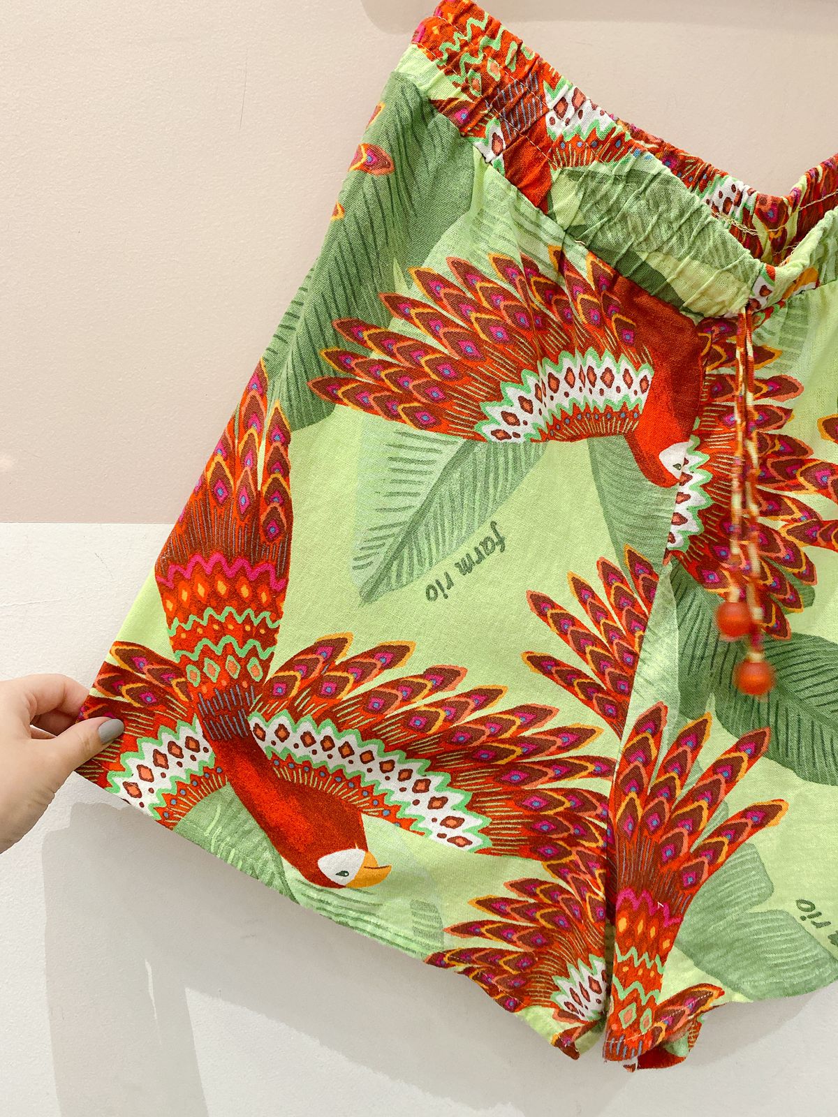 Short estampa araras Farm G - Imagem 6