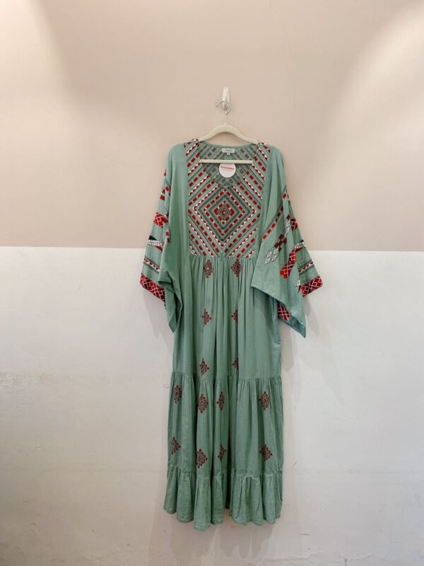 Vestido midi verde bordado We Oui M