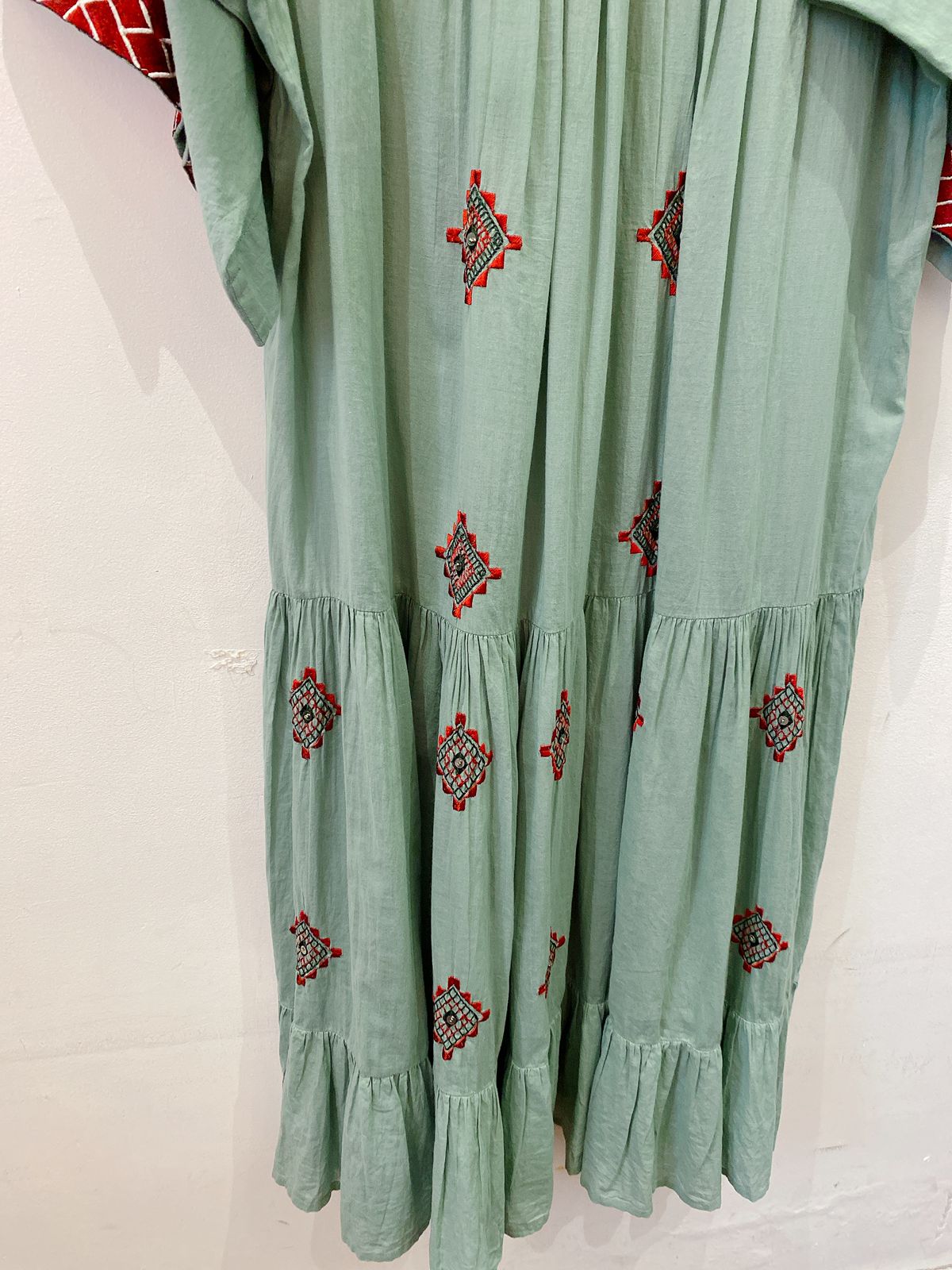 Vestido midi verde bordado We Oui M - Imagem 6