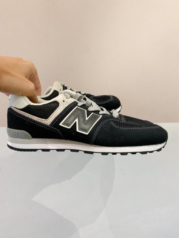 Tênis New Balance 574 preto 37/38 - Imagem 3