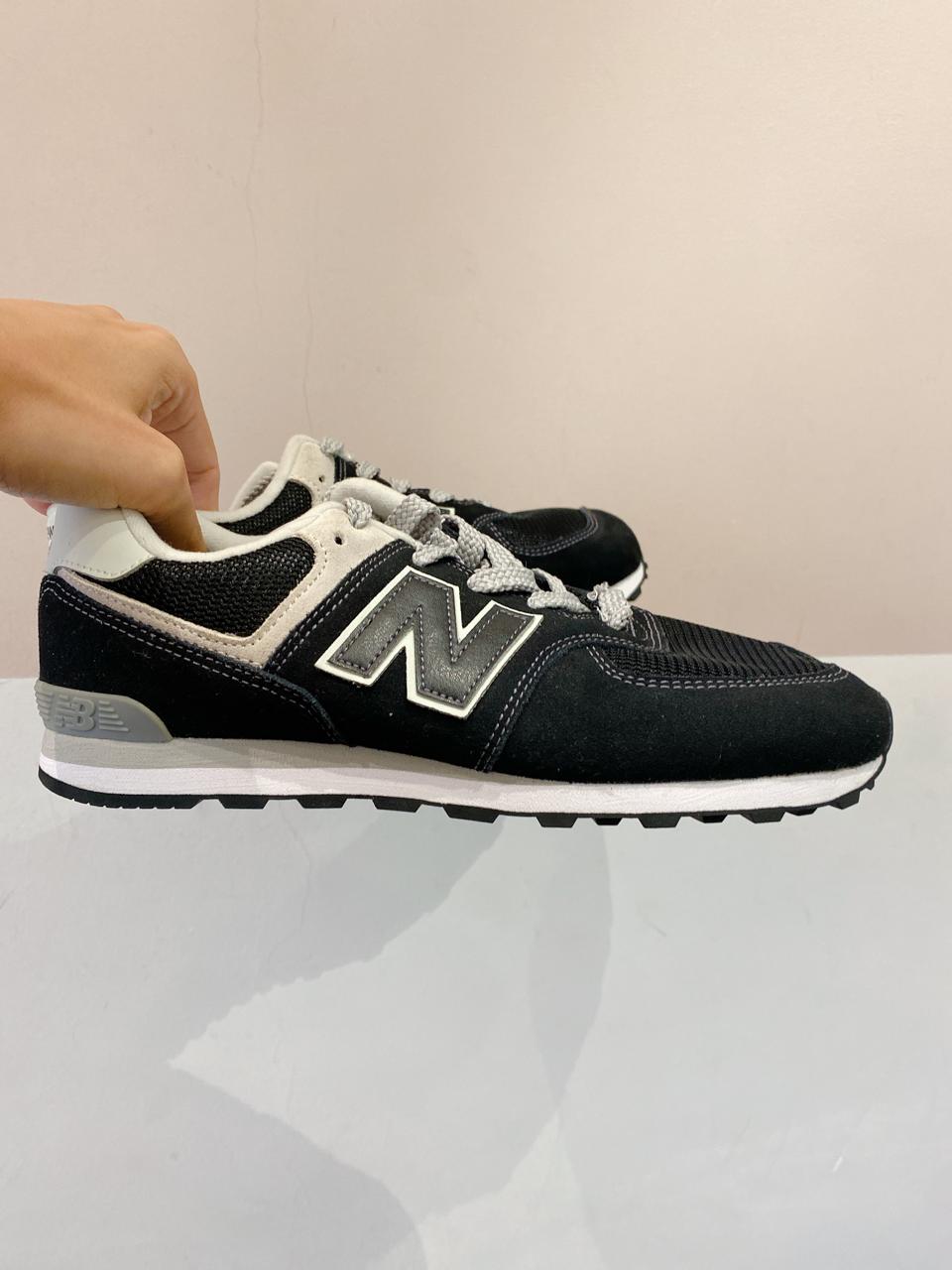 Tênis New Balance 574 preto 37/38 - Imagem 4