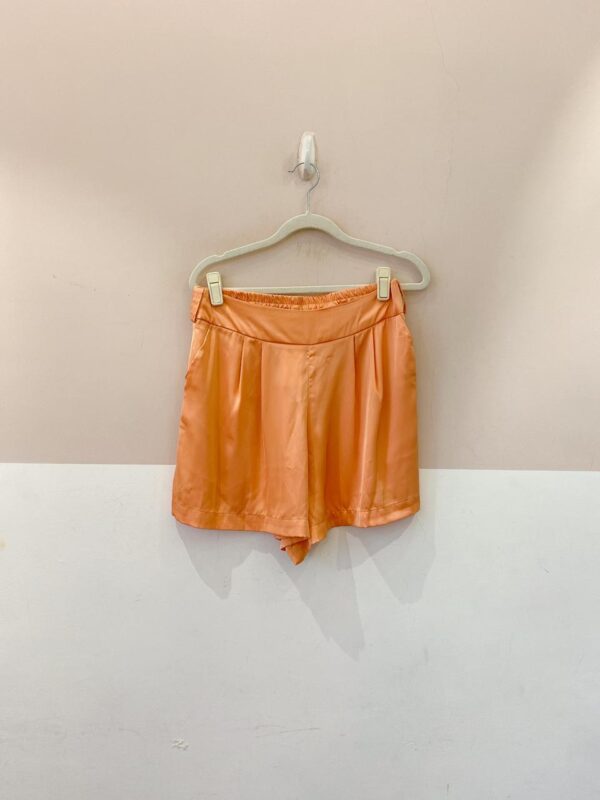 Short acetinado laranja Mapa M