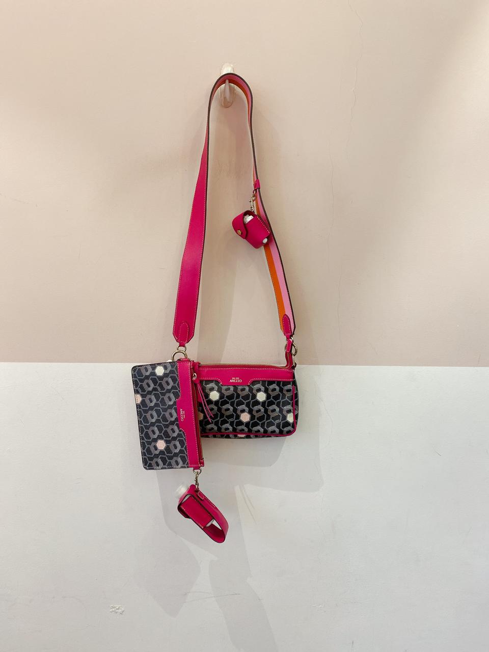 Bolsa estampada couro pink Arezzo - Imagem 2