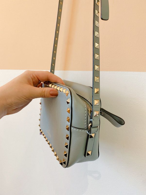 Bolsa tiracolo azul tachas Valentino - Imagem 3