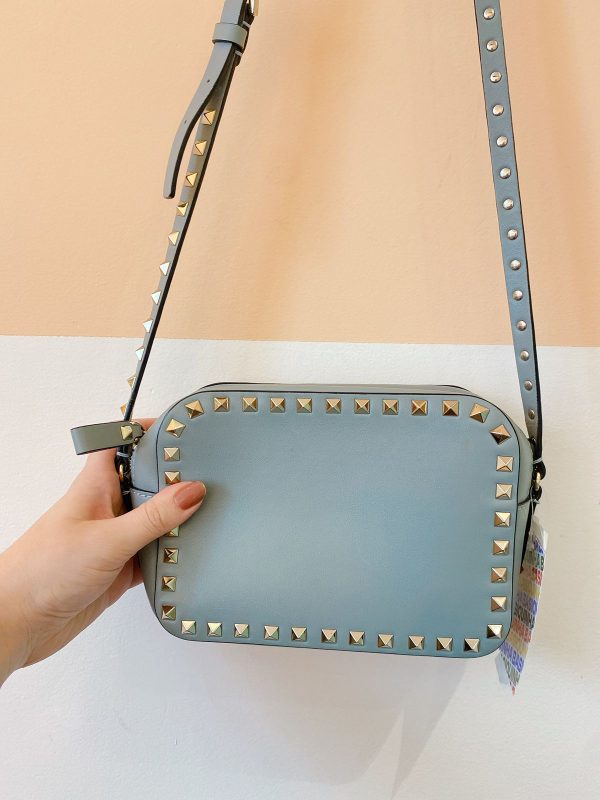 Bolsa tiracolo azul tachas Valentino - Imagem 5