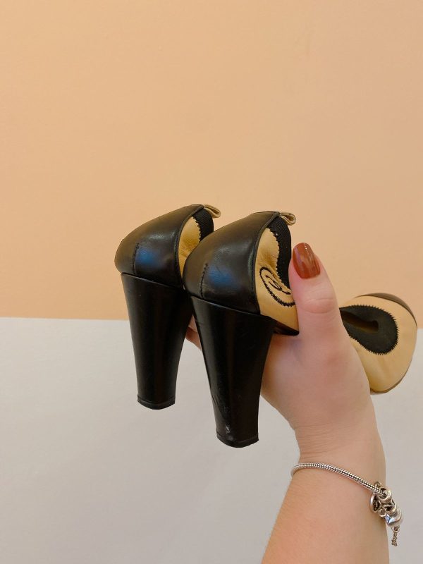 Scarpin bege boneca Chanel 37 - Imagem 3